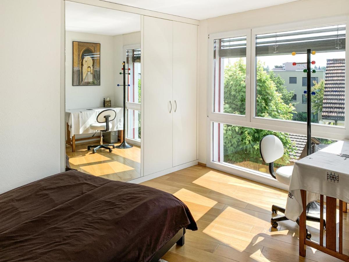 Haus Zur Lilie Hotel Hinwil Exterior photo