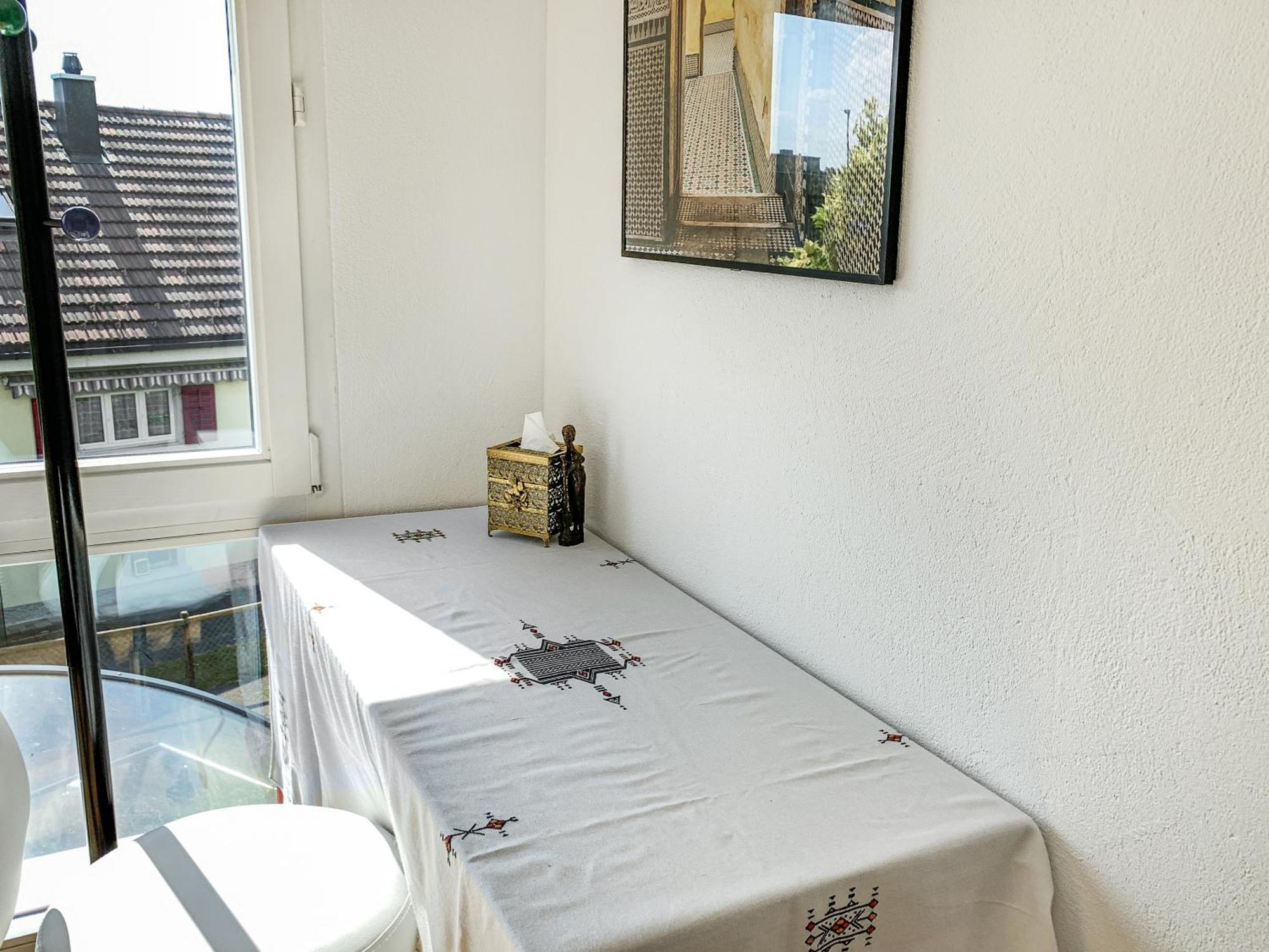 Haus Zur Lilie Hotel Hinwil Exterior photo